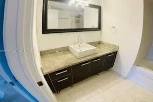 185 SW 7th St, Miami, FL 33130 - Photo 16