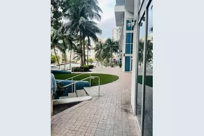 185 SW 7th St #1605, Miami, FL 33130 - Photo 8
