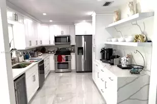 10752 SW 141st Ln, Miami, FL 33176 - Photo 6