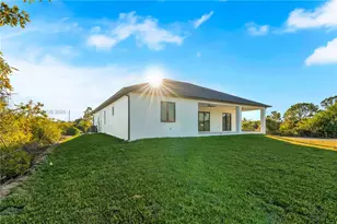 10065 Memphis, Port Charlotte, FL 33981 - Photo 2