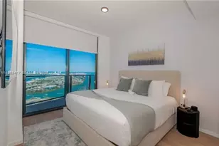 398 NE 5th St, Miami, FL 33132 - Photo 12