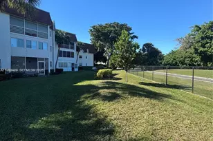 8000 Lagos De Campo Blvd, Tamarac, FL 33321 - Photo 32