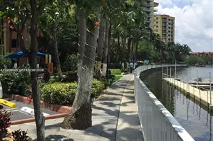 5085 NW 7th St, Miami, FL 33126 - Photo 10