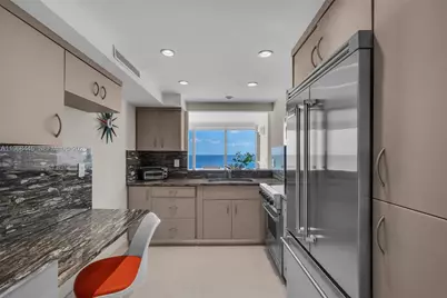 2655 Collins Ave #2211, Miami Beach, FL 33140 - Photo 16