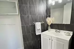 6830 Indian Creek Dr, Miami Beach, FL 33141 - Photo 4