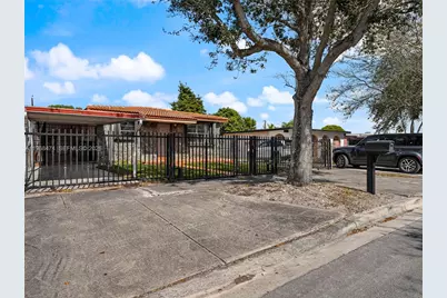 761 E 45th St, Hialeah, FL 33013 - Photo 4