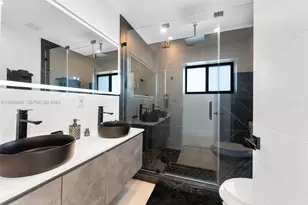 231 NE 45th St, Miami, FL 33137 - Photo 8