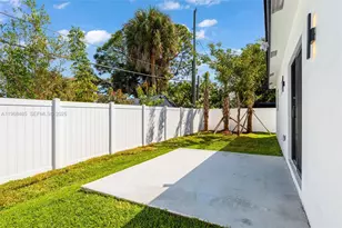 2430 NW 22nd Rd, Fort Lauderdale, FL 33311 - Photo 12