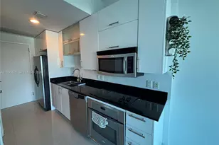 60 SW 13th St, Miami, FL 33131 - Photo 2