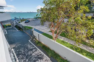 555 NE 30th St, Miami, FL 33137 - Photo 20
