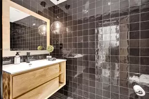 1977 S Oak Haven Cir, Miami, FL 33179 - Photo 24