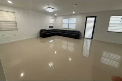 9947 NW 86th Ter, Doral, FL 33178 - Photo 6