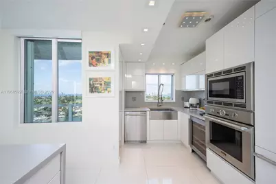 5900 Collins Ave #1401, Miami Beach, FL 33140 - Photo 4