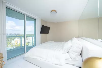 5900 Collins Ave #1401, Miami Beach, FL 33140 - Photo 24
