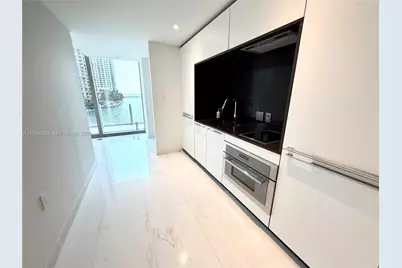 300 Biscayne Blvd Way #303, Miami, FL 33131 - Photo 8