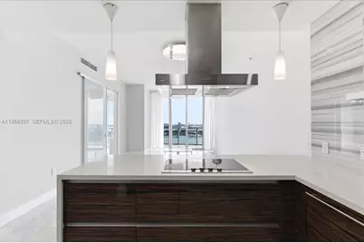 1100 Biscayne Blvd #2702, Miami, FL 33132 - Photo 8