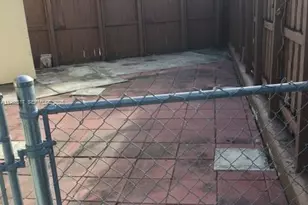 1122 NW 24th Ct, Miami, FL 33125 - Photo 6