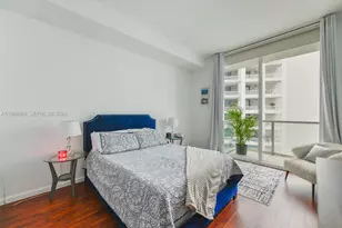 218 SE 14th St, Miami, FL 33131 - Photo 8