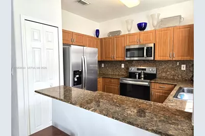 10840 NW 79th St, Doral, FL 33178 - Photo 2