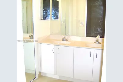 10840 NW 79th St, Doral, FL 33178 - Photo 18