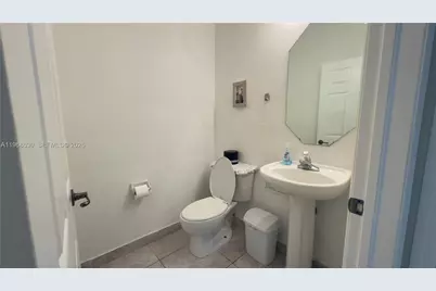 10840 NW 79th St, Doral, FL 33178 - Photo 14