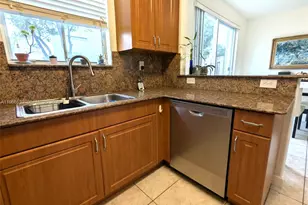 10840 NW 79th St, Doral, FL 33178 - Photo 12