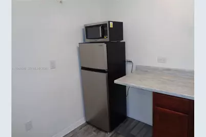 2060 SE 14th St, Homestead, FL 33035 - Photo 10