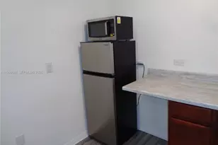 2060 SE 14th St, Homestead, FL 33035 - Photo 10