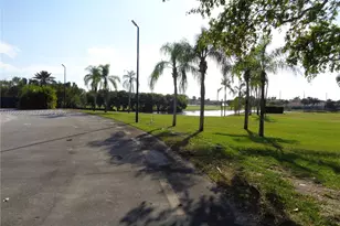 2060 SE 14th St, Homestead, FL 33035 - Photo 18