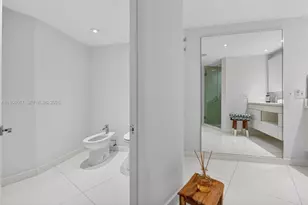 600 Grapetree Dr, Key Biscayne, FL 33149 - Photo 32