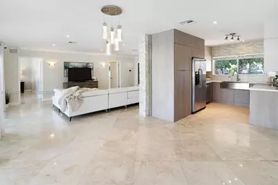 2031 NE 14th Ct, Fort Lauderdale, FL 33304 - Photo 4