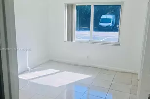 271 Bonnie Blvd, Palm Springs, FL 33461 - Photo 4