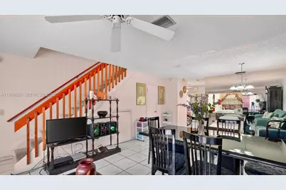 10413 NW 6th St, Pembroke Pines, FL 33026 - Photo 8