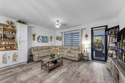 2484 SE 2nd St, Homestead, FL 33033 - Photo 10