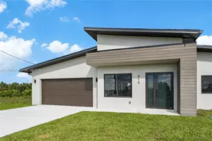 919 Columbus Blvd S, Lehigh Acres, FL 33974 - Photo 2