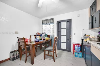 811 NW 24th Ct, Miami, FL 33125 - Photo 8