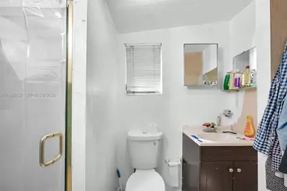 811 NW 24th Ct, Miami, FL 33125 - Photo 30