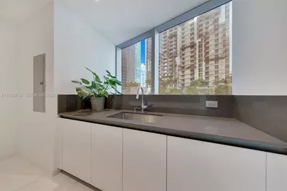 300 Biscayne Boulevard Way #1105C, Miami, FL 33131 - Photo 10