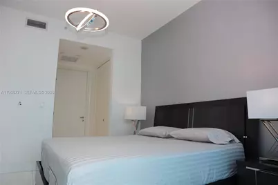 200 Biscayne Boulevard Way #4911, Miami, FL 33131 - Photo 8