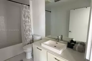 151 SE 1st St, Miami, FL 33131 - Photo 2
