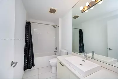 151 SE 1st St #909, Miami, FL 33131 - Photo 16