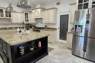 19922 NW 88th Ave, Miami, FL 33018 - Photo 2