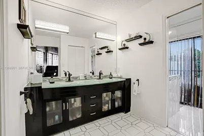 8084 Buttonwood Cir, Tamarac, FL 33321 - Photo 30