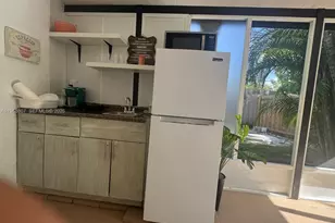 582 E 18th St, Hialeah, FL 33013 - Photo 10