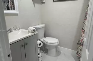 582 E 18th St, Hialeah, FL 33013 - Photo 6