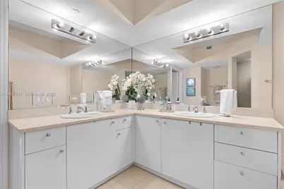 19900 E Country Club Dr #616, Aventura, FL 33180 - Photo 16