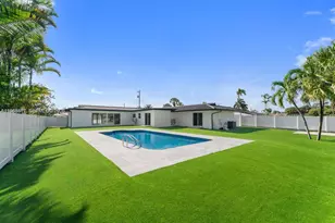 430 Tamarind Dr, Hallandale Beach, FL 33009 - Photo 14