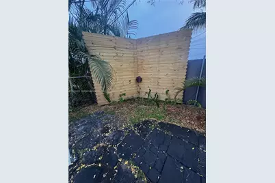 582 E 18th St #C, Hialeah, FL 33013 - Photo 12