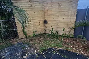 582 E 18th St, Hialeah, FL 33013 - Photo 12