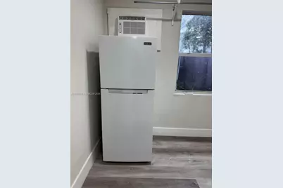 582 E 18th St #C, Hialeah, FL 33013 - Photo 6